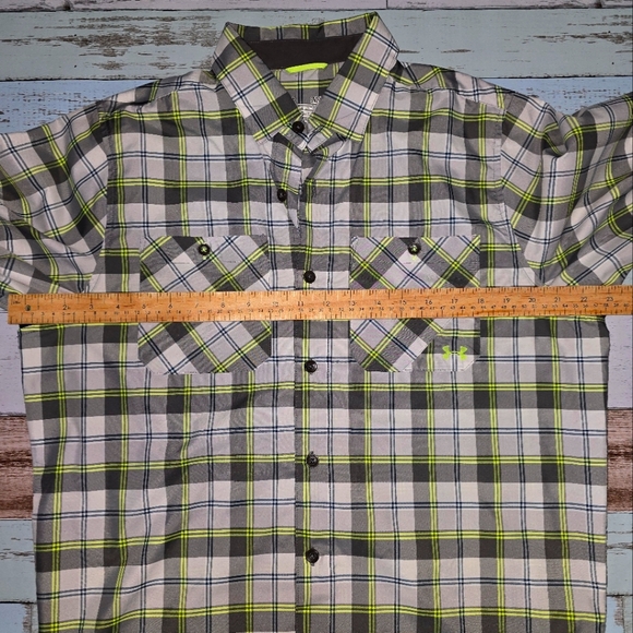 UNDER ARMOUR Gray/Green/White Plaid Casual Button Down Short Sleeve - Picture 6 of 6